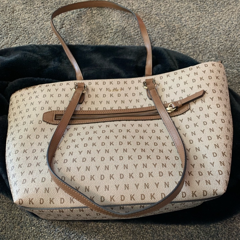 DKNY Tote 16x12